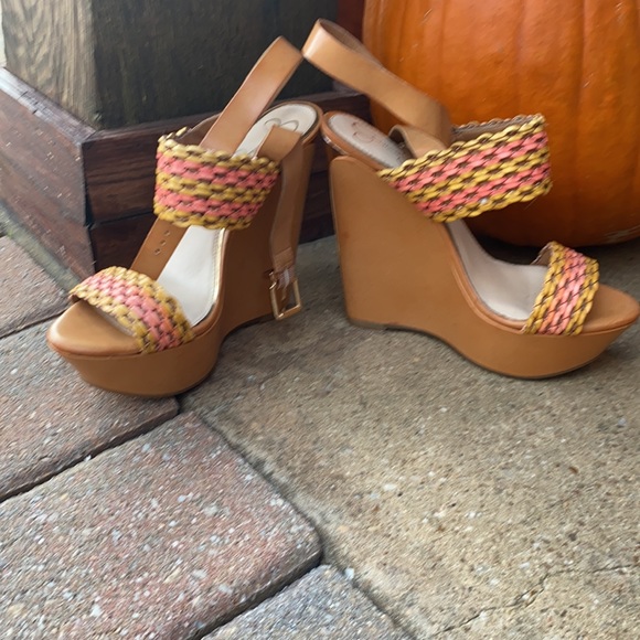 Women’s shoes - Picture 2 of 4